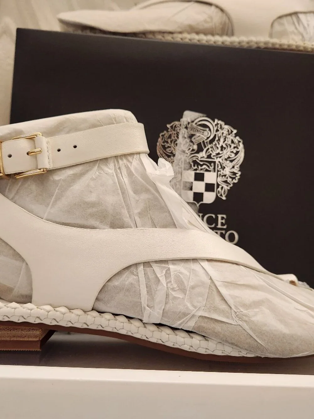 Vince Camuto 